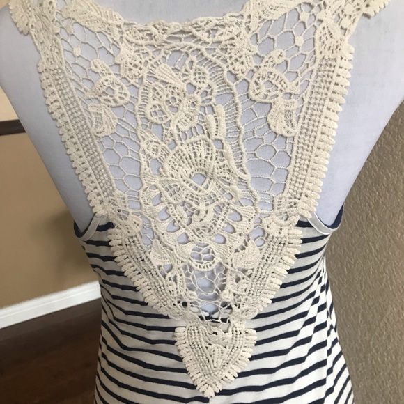 Pre-used Free 💋Kisses Top Striped - Picture 4 of 5